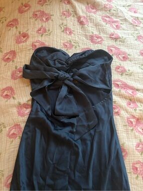 Lucy in the Sky Strapless Bow-Front Midi Dress in Navy